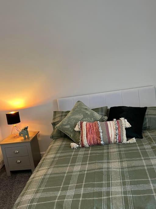 Holiday home The White House: Cheerful 3-bedroom In Wigan